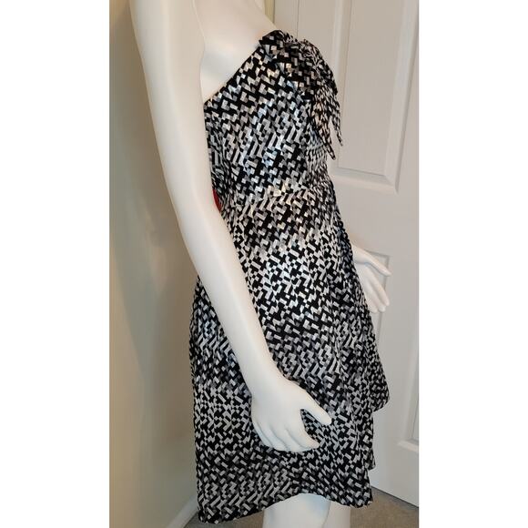 Eva Franco Silver & Black Geometric Strapless Mini Cocktail Dress Bow Size 4 USA - Picture 7 of 13